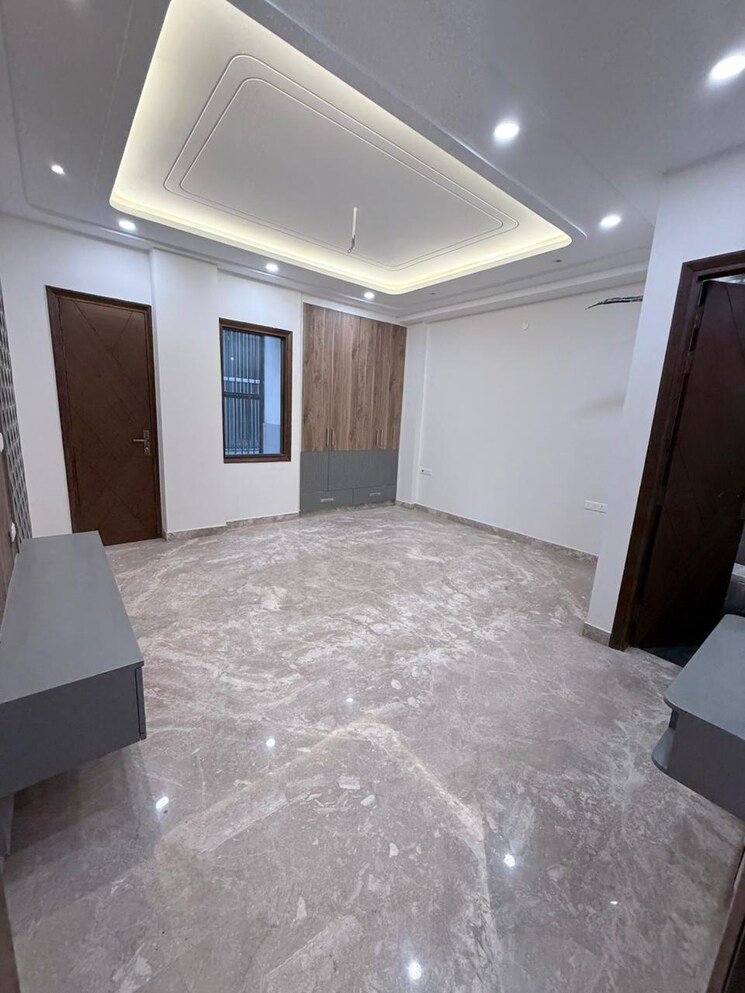 Master Bedroom, paschim vihar 3 Bedroom 185 Sq.Yd. Builder Floor In Paschim Vihar Delhi 9576155