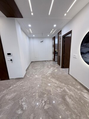  3 BHK Builder Floor at Paschim Vihar – for Rent