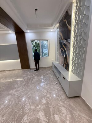 Living Room in 3 BHK Builder Floor at Paschim Vihar – for Rent