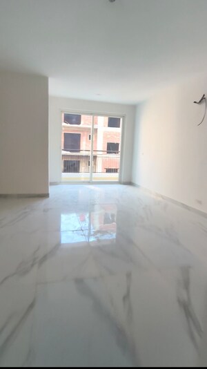 Room in 3 BHK Apartment at NK Sharma Savitry Greens 2, Ghazipur – for Rent