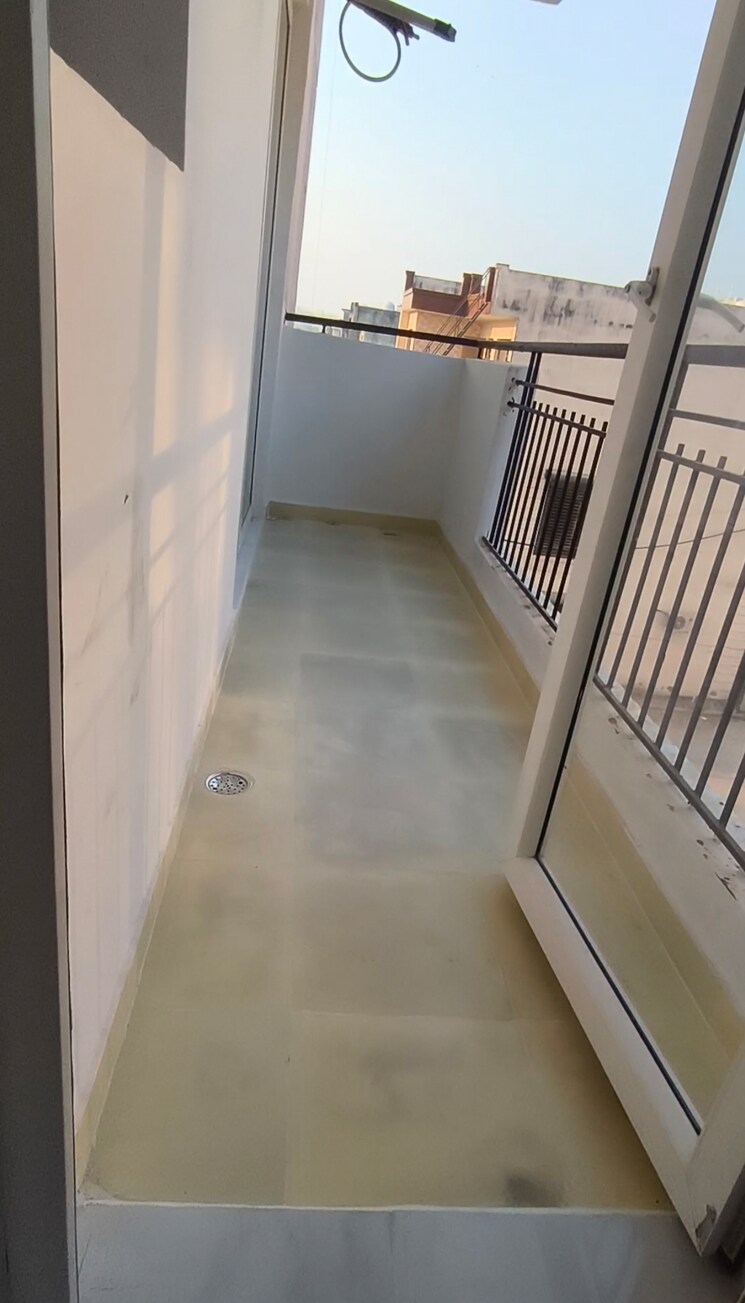 Balcony, nk-sharma-savitry-greens-2 3 Bedroom 1730 Sq.Ft. Apartment In Ghazipur Zirakpur 9576185