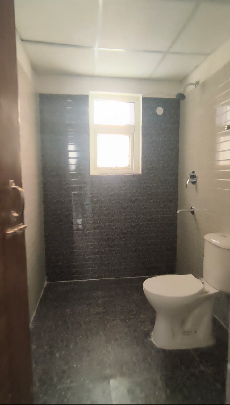 Bathroom, nk-sharma-savitry-greens-2 3 Bedroom 1730 Sq.Ft. Apartment In Ghazipur Zirakpur 9576185