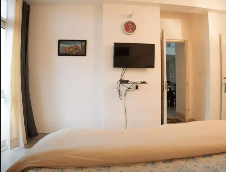 Room, gomti nagar 3 Bedroom 1200 Sq.Ft. Apartment In Gomti Nagar Lucknow 9576192