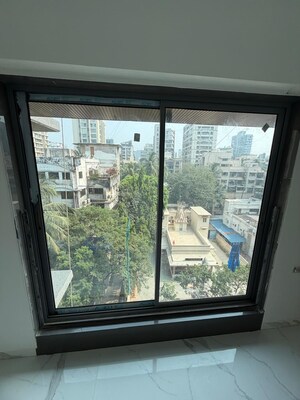 Room in 2 BHK Apartment at Mayfair Maaya, Khar West – for Rent