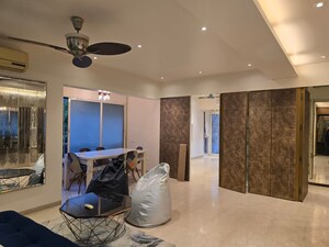 Team Area in 2 BHK Apartment at Gods Gift Tower Bandra, Bandra West – for Rent