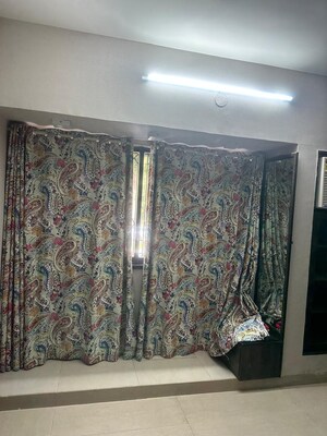 Bedroom in 2 BHK Apartment at Golden Heights Andheri West, Andheri West – for Rent