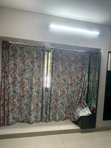 Bedroom in 2 BHK Apartment at Golden Heights Andheri West, Andheri West – for Rent