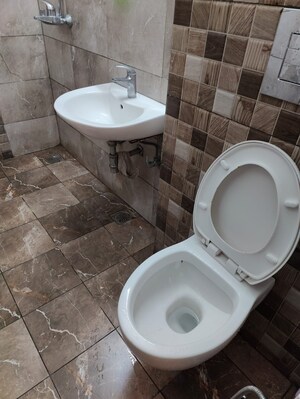 Bathroom in 3 BHK Apartment at MD Leafstone Apartments, Patiala Road – for Rent