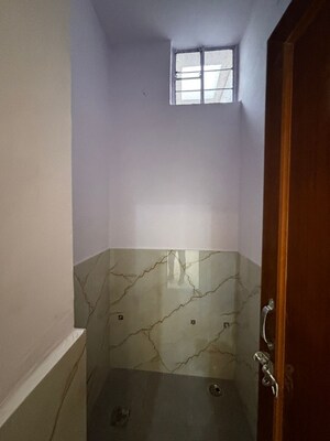 Bathroom in 2 BHK Apartment at Vaishali Nagar – for Rent