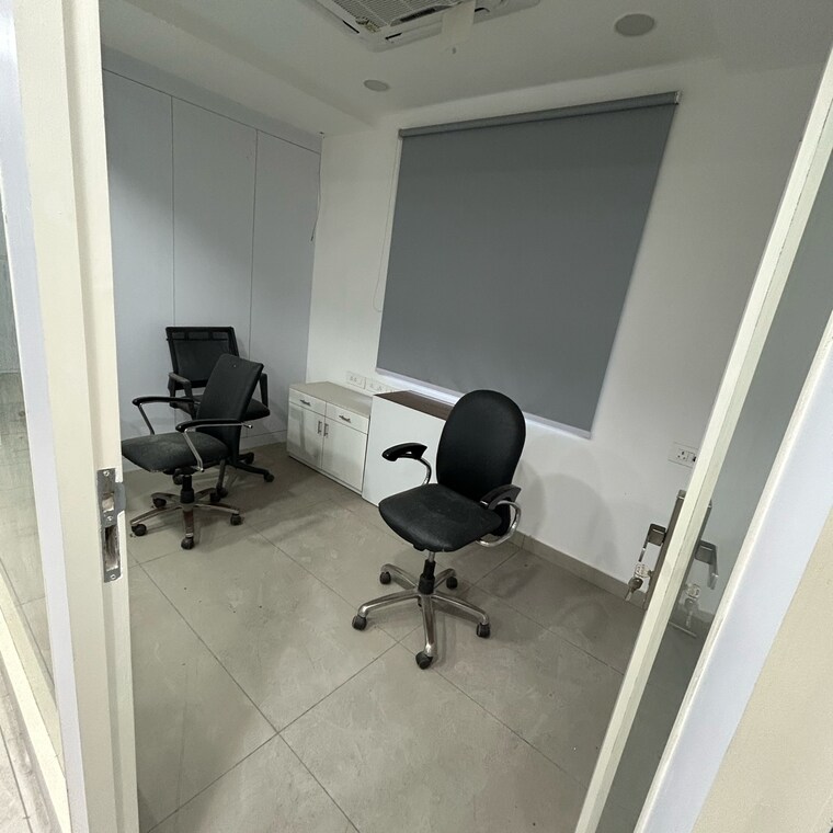 Team Area, masjid moth Commercial Office Space 840 Sq.Ft. In Masjid Moth Delhi 9576251