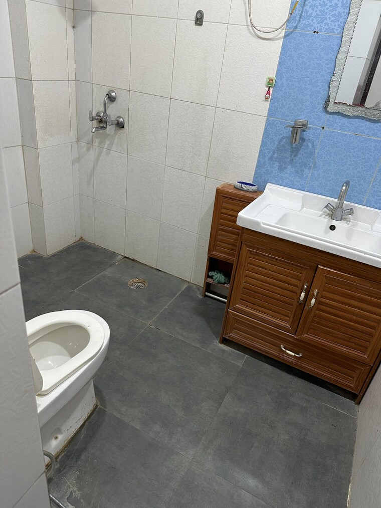 Bathroom, nk-savitry-enclave 2 Bedroom 1350 Sq.Ft. Apartment In Vip Road Zirakpur 9576255
