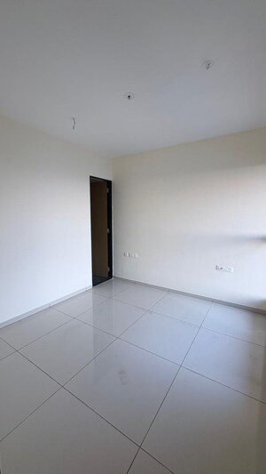 Room in 1 BHK Apartment at Chandak 34 Park Estate, Goregaon West – for Sale