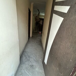 Building Lobby in 3 BHK Builder Floor at Kotla Mubarakpur – for Rent