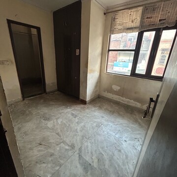 Bedroom in 3 BHK Builder Floor at Kotla Mubarakpur – for Rent