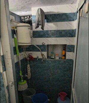 Bathroom in 1 BHK Villa at Charbagh – for Rent