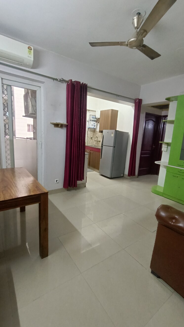 Living Room, sethi-max-royal 1 Bedroom 750 Sq.Ft. Apartment In Sector 76 Noida 9576290