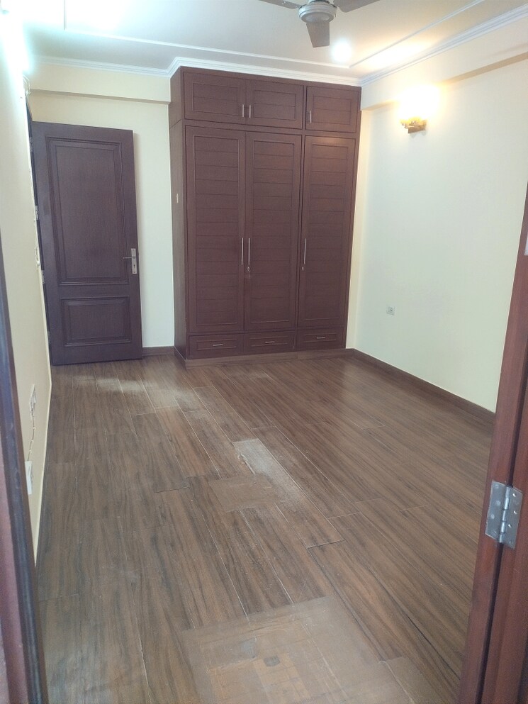 Master Bedroom, kalkaji 3 Bedroom 2000 Sq.Ft. Builder Floor In Kalkaji Delhi 9576310