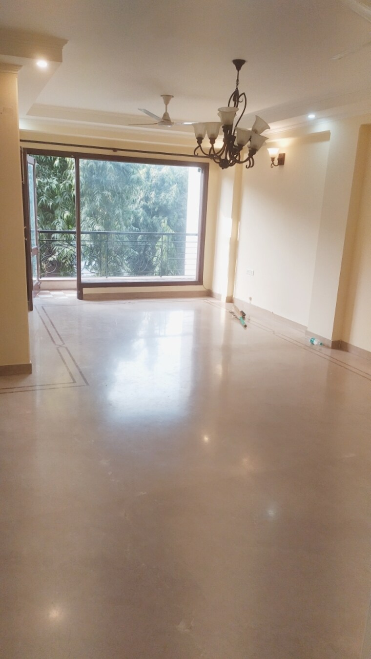 Living Room, kalkaji 3 Bedroom 2000 Sq.Ft. Builder Floor In Kalkaji Delhi 9576310