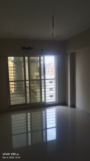 Room in 2 BHK Apartment at Sterling Court, Andheri East – for Sale