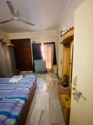 Room in  Pg at Vineet Khand – for Rent