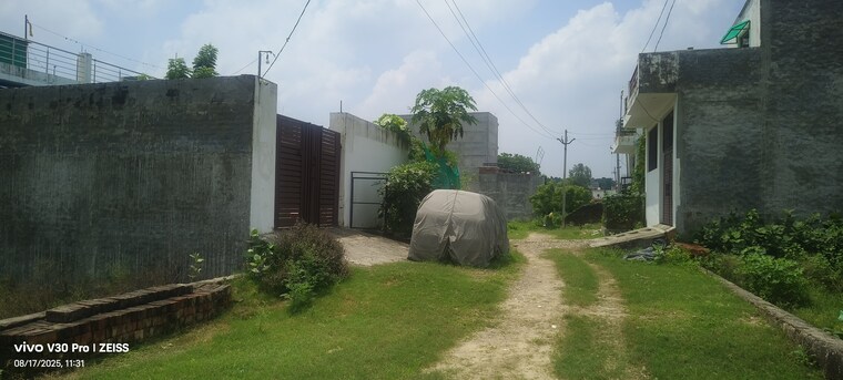 Garden, indira nagar  1650 Sq.Ft. Plot In Indira Nagar Lucknow 9576340