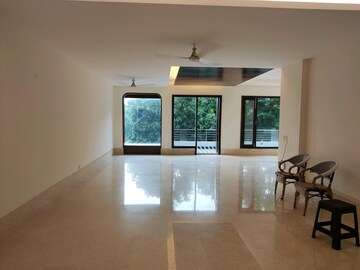 Room in 5 BHK Builder Floor at Greater Kailash ii – for Rent