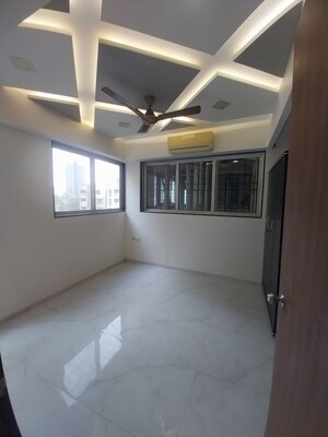 Room in 3 BHK Apartment at Shree Siddhivinayak Towers, Kandivali West – for Rent