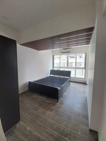 Room in 3 BHK Apartment at Shree Siddhivinayak Towers, Kandivali West – for Rent