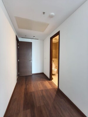 Room in 4 BHK Apartment at Prabhadevi CHS, Prabhadevi – for Rent