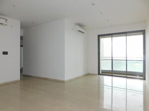 Room in 3 BHK Apartment at Piramal Mahalaxmi, Mahalaxmi – for Rent