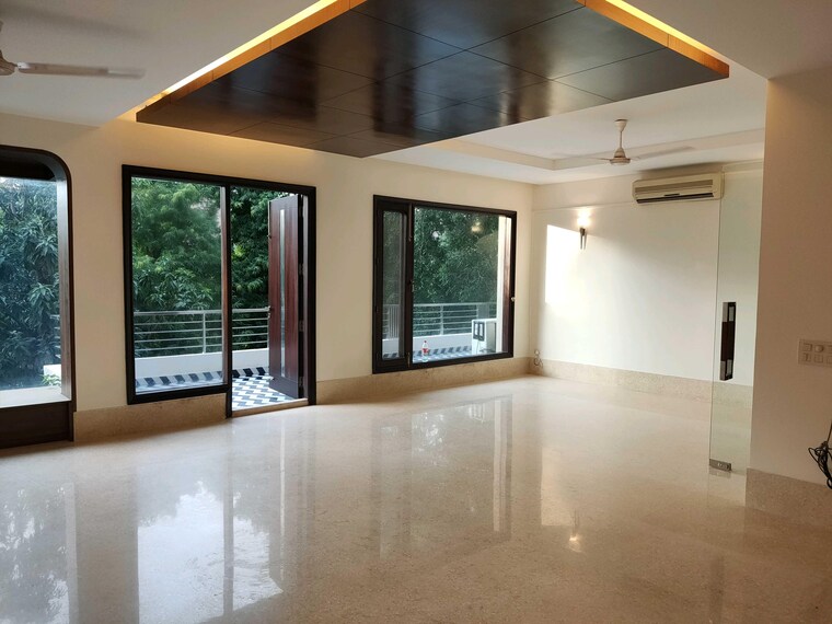 Room, greater kailash ii 5 Bedroom 7000 Sq.Ft. Builder Floor In Greater Kailash ii Delhi 9576338
