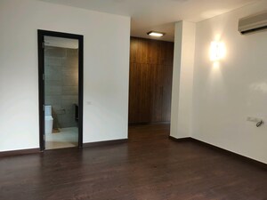Room in 5 BHK Builder Floor at Greater Kailash ii – for Rent