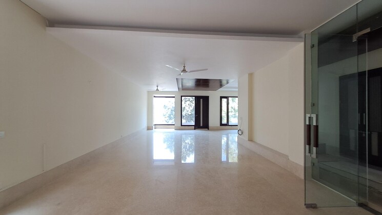 Room, greater kailash ii 5 Bedroom 7000 Sq.Ft. Builder Floor In Greater Kailash ii Delhi 9576338