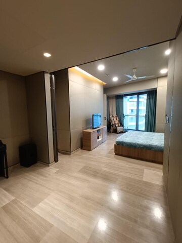 Room in 3 BHK Apartment at Lodha The World Towers World One Tier 2, Worli – for Rent