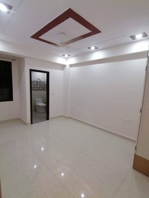 Room in Studio Builder Floor at Sector 21 – for Rent