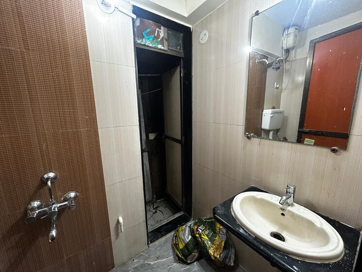 Bathroom, drashti-shanti-garden 2 Bedroom 945 Sq.Ft. Apartment In Mira Road Thane 9576457