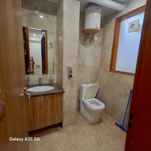 Bathroom in 1 BHK Builder Floor at Sector 46 – for Rent
