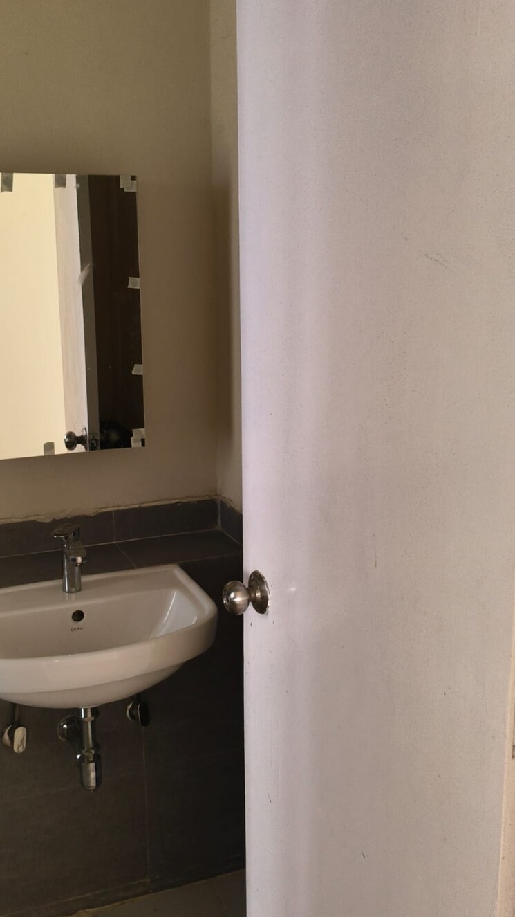 Bathroom, jaypee-kensington-boulevard 2 Bedroom 975 Sq.Ft. Apartment In Sector 131 Noida 9576576