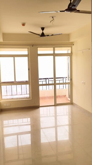 2 BHK Apartment For Rent in Jaypee Kensington Boulevard, Sector 131