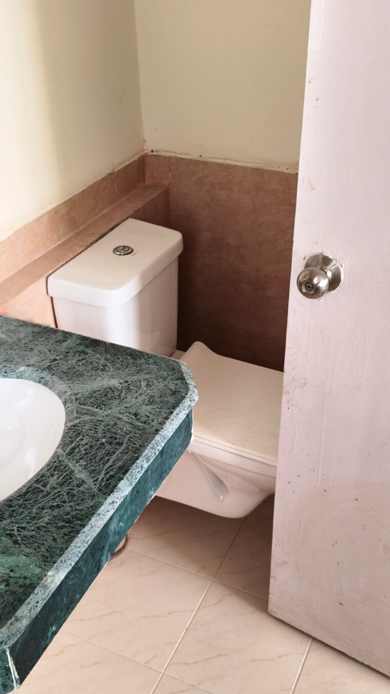 Bathroom, jaypee-kensington-boulevard 2 Bedroom 975 Sq.Ft. Apartment In Sector 131 Noida 9576576