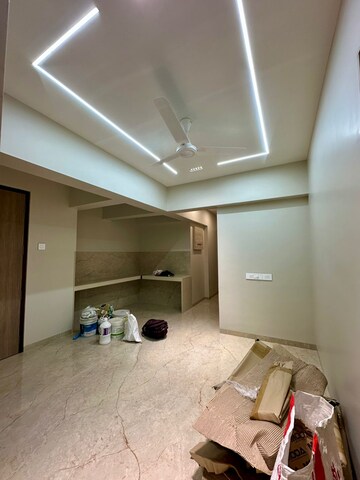 Room in 4 BHK Apartment at Kulshree Heights, Andheri East – for Rent