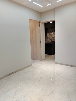 Room in 4 BHK Apartment at Kulshree Heights, Andheri East – for Rent