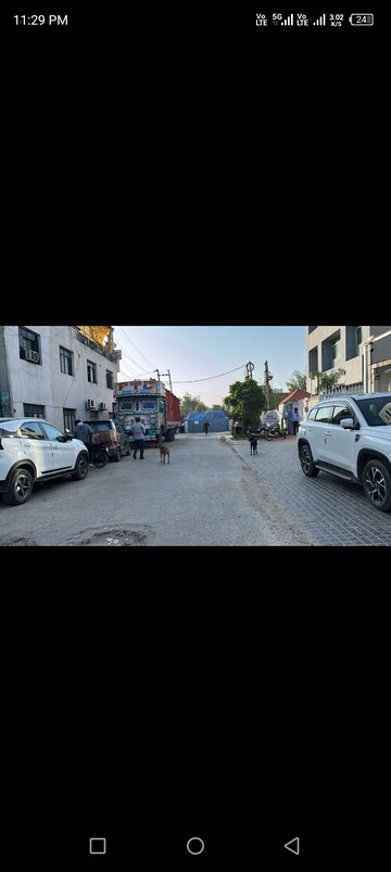 Parking in  Warehouse at Ramprastha City The View, Sector 37d – for Rent