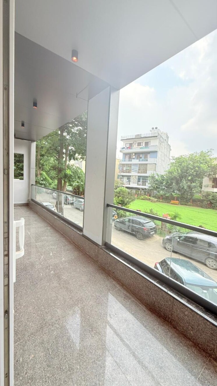 Balcony, sushant-lok-3 3 Bedroom 215 Sq.Yd. Builder Floor In Sector 57 Gurgaon 9576523