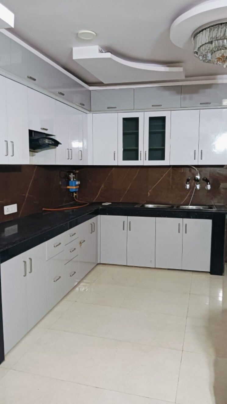 Kitchen, dwarka mor 3 Bedroom 810 Sq.Ft. Builder Floor In Dwarka Mor Delhi 9576526