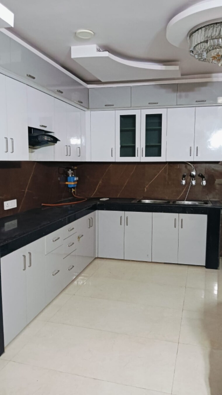 Kitchen, dwarka mor 3 Bedroom 810 Sq.Ft. Builder Floor In Dwarka Mor Delhi 9576526