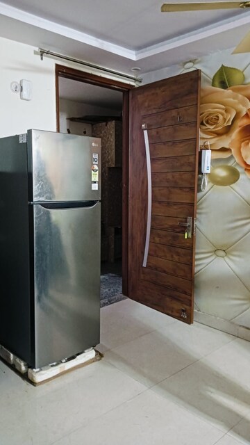 Furnished Amenities in 3 BHK Builder Floor at Dwarka Mor – for Rent