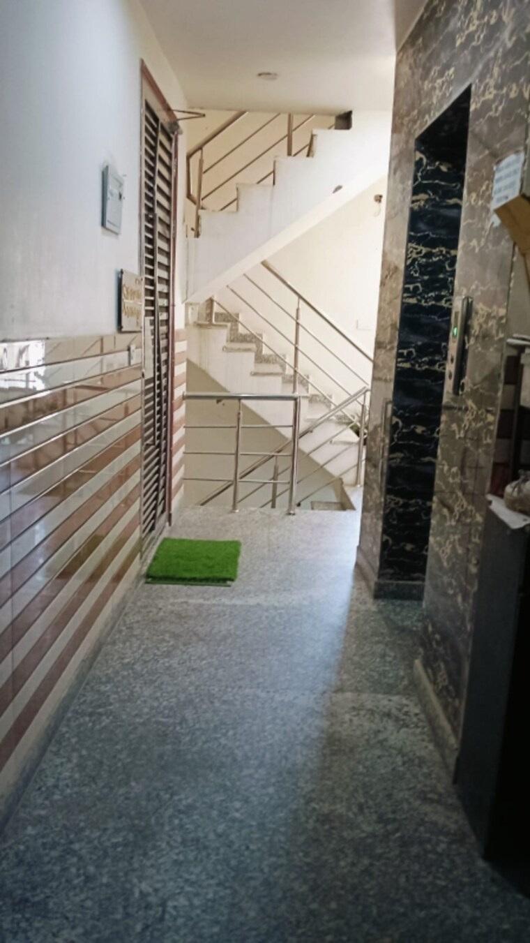 undefined, dwarka mor 3 Bedroom 810 Sq.Ft. Builder Floor In Dwarka Mor Delhi 9576526