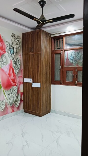 Bedroom in 3 BHK Builder Floor at Dwarka Mor – for Rent