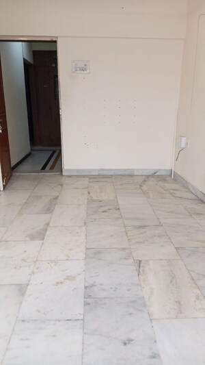 1 BHK Apartment For Rent in Riddhi Garden, Malad East